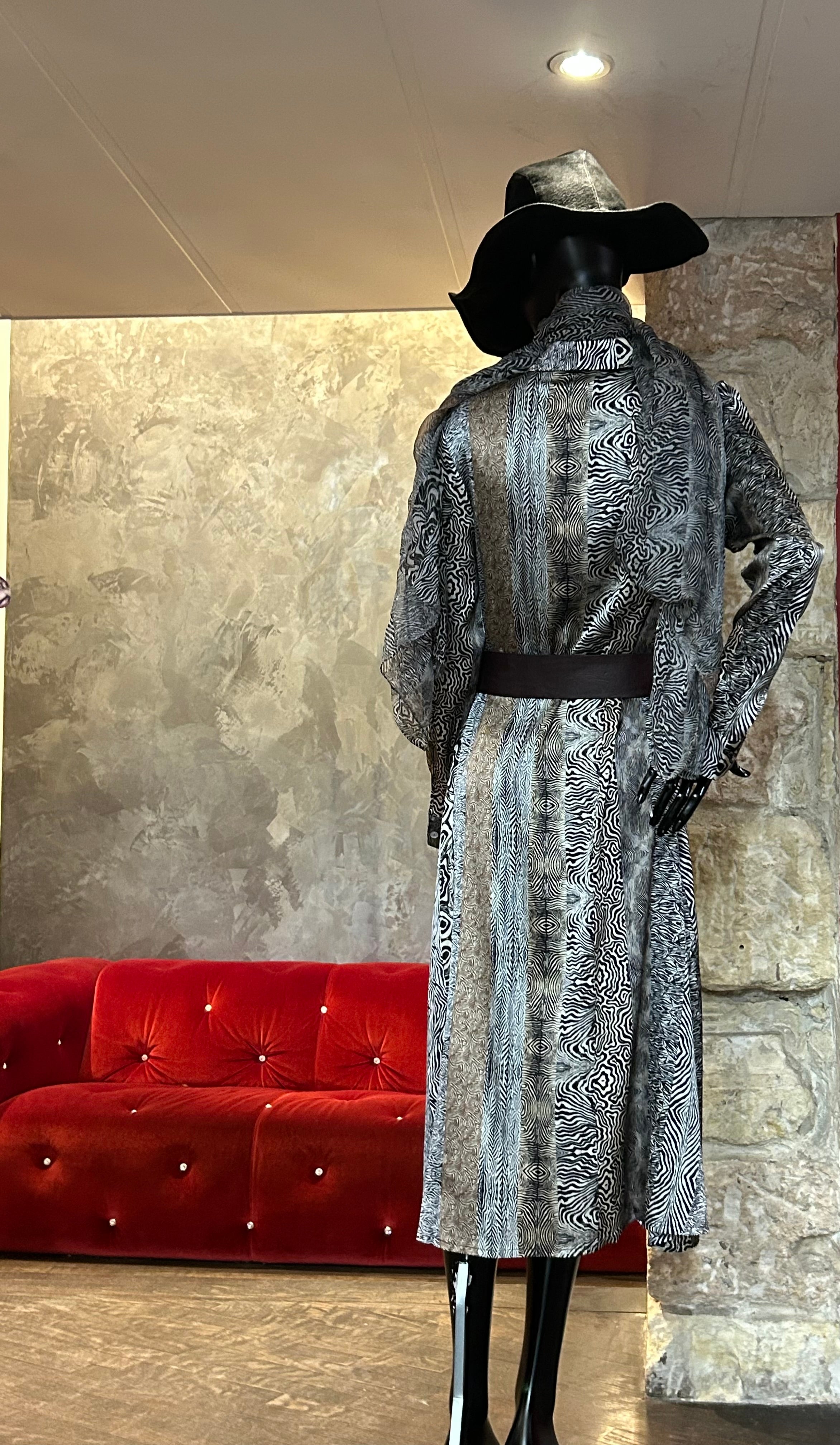 ROBE MANTEAU LONGUE ZÉBRA