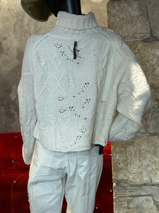PULL COL ROULE ÉCRU COURT ET MANCHES LONGUES