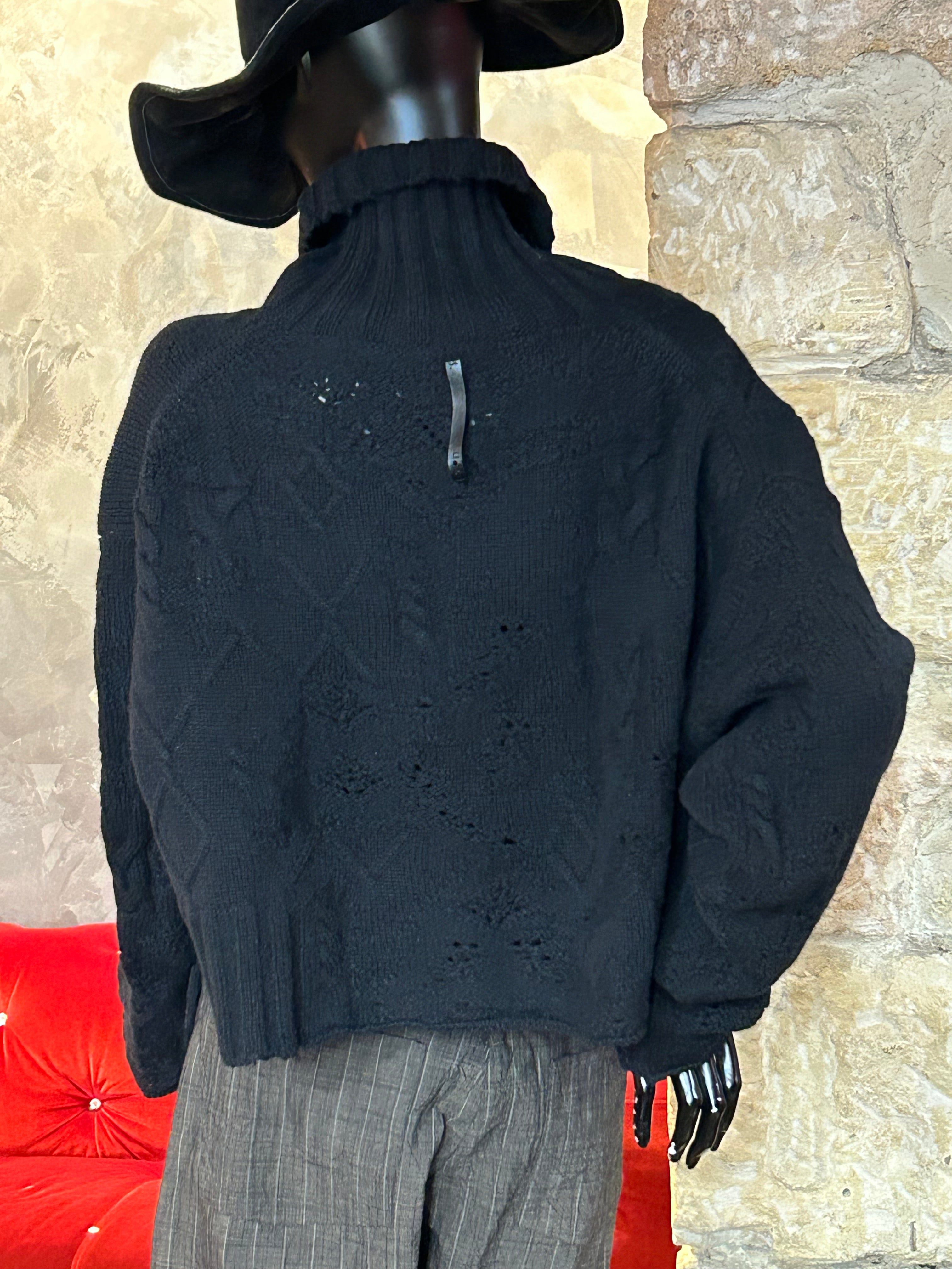 PULL COL ROULE COURT MANCHES LONGUES NOIR