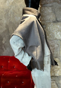 FAUX VISON REVERSIBLE SANS MANCHES GRIS ARGENTE