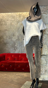 PULL COL V SANS MANCHES ÉCRU
