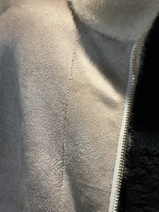 FAUX VISON REVERSIBLE SANS MANCHES ECRU