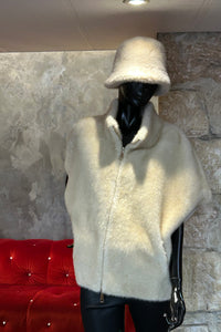 FAUX VISON REVERSIBLE SANS MANCHES ECRU
