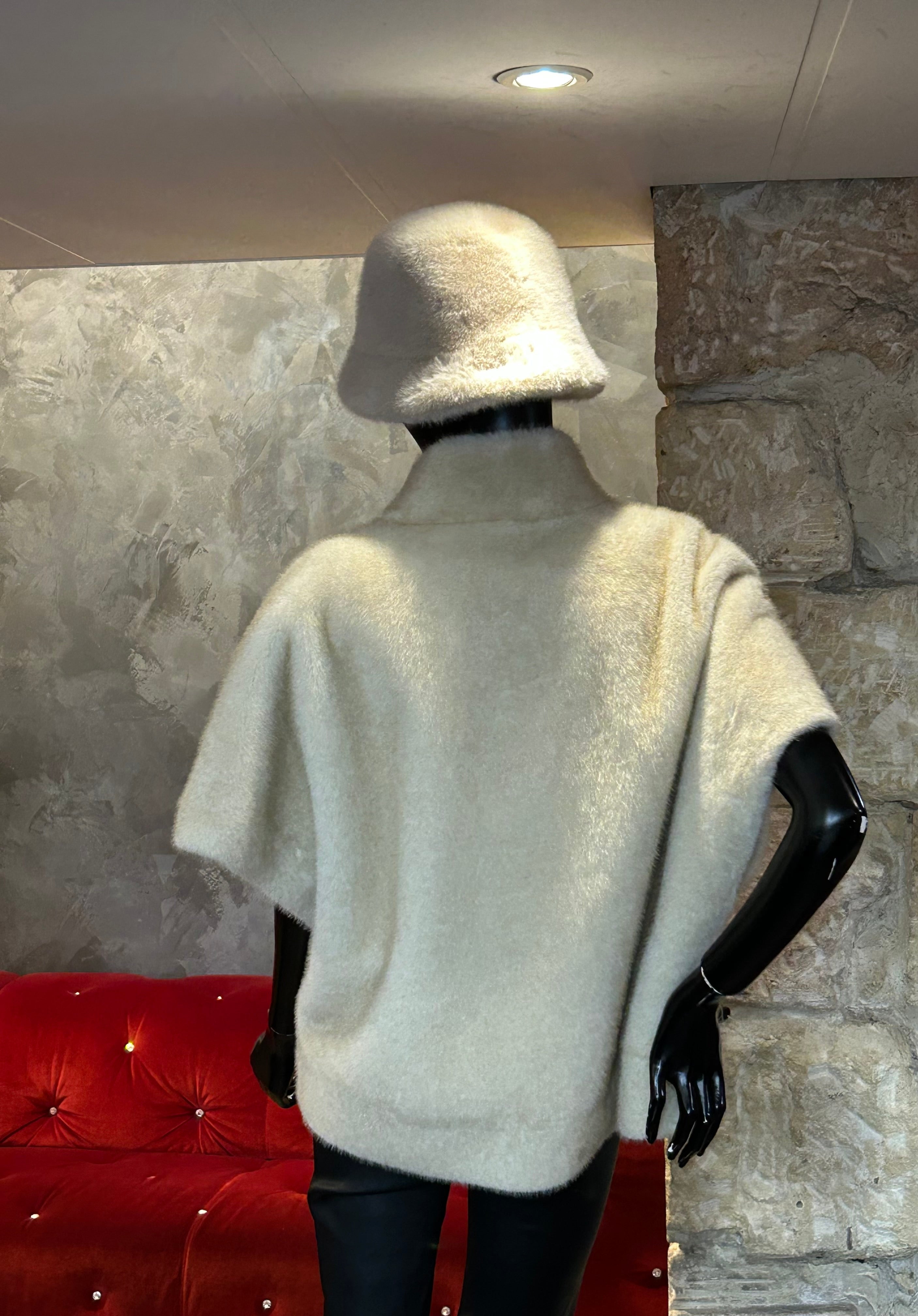 FAUX VISON REVERSIBLE SANS MANCHES ECRU