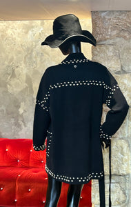 VESTE CLOUTÉE
