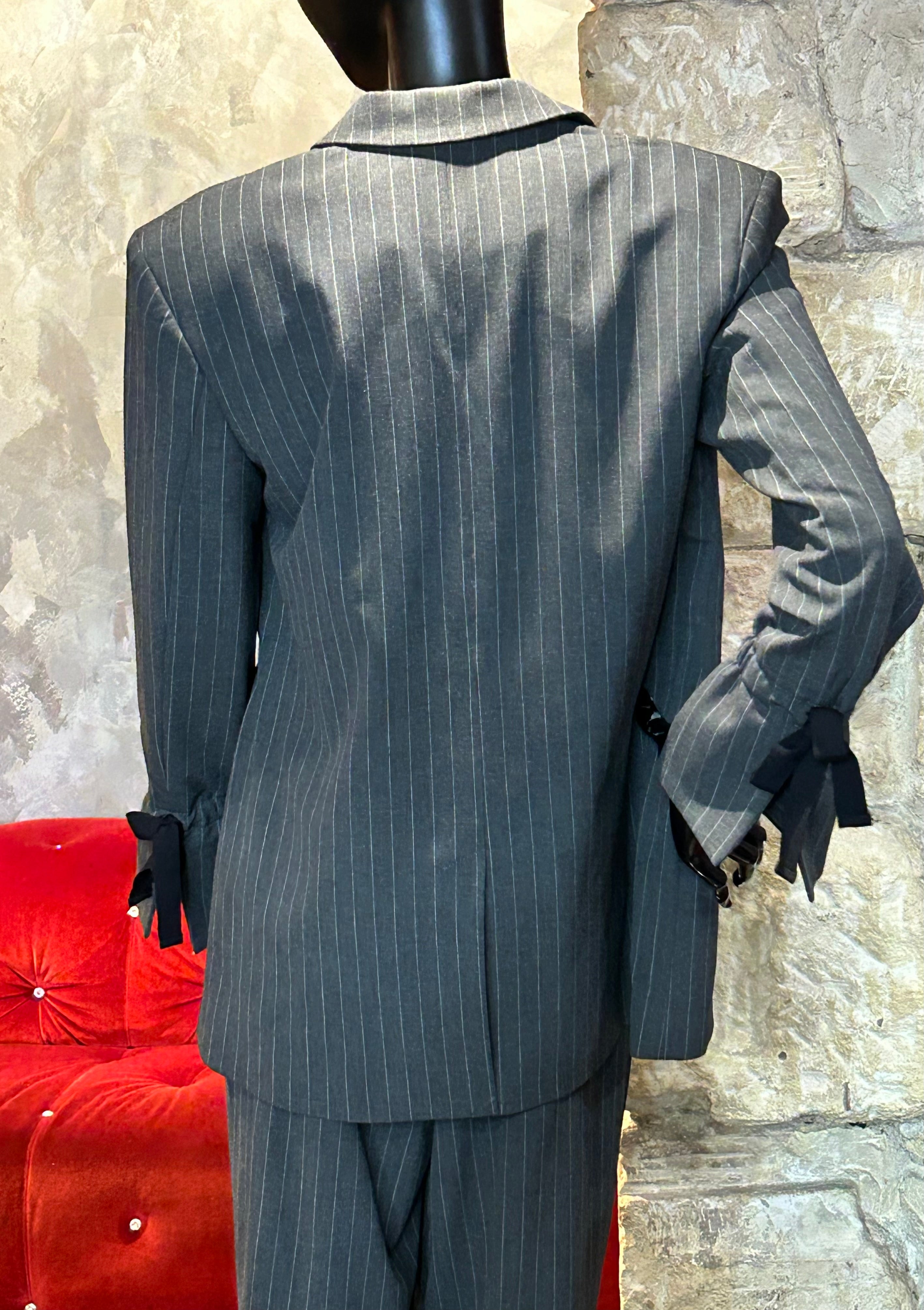 VESTE NOEUD MANCHES