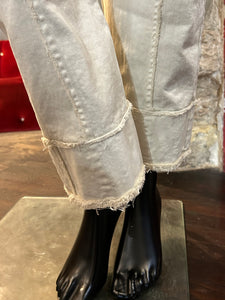 PANTALON ECRU DECOUPES FRANGEES