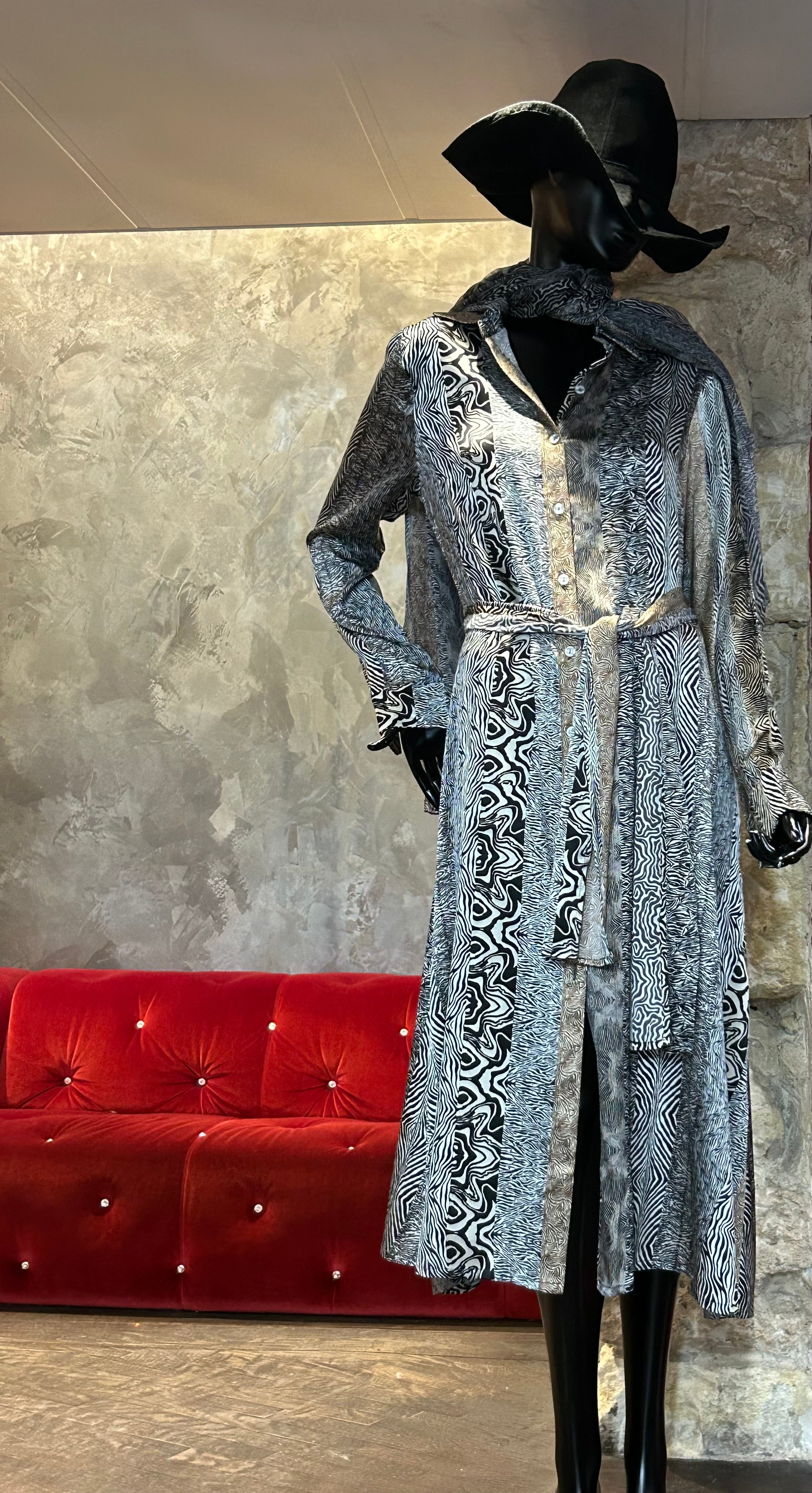 ROBE MANTEAU LONGUE ZÉBRA