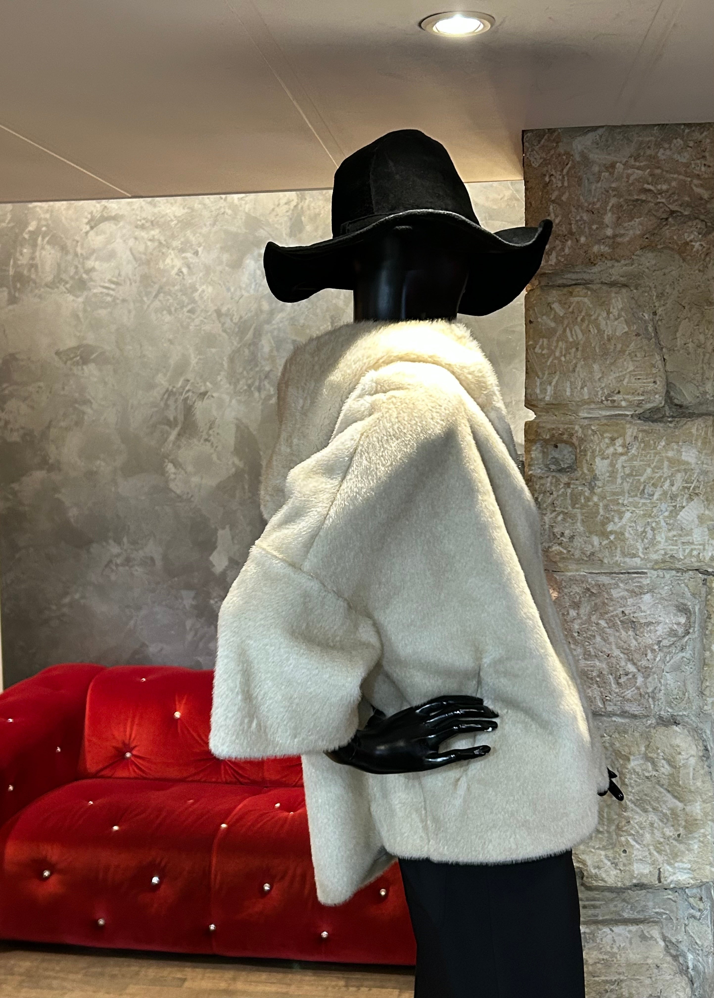 BLOUSON CAPUCHE FAUSSE FOURRURE ÉCRUE