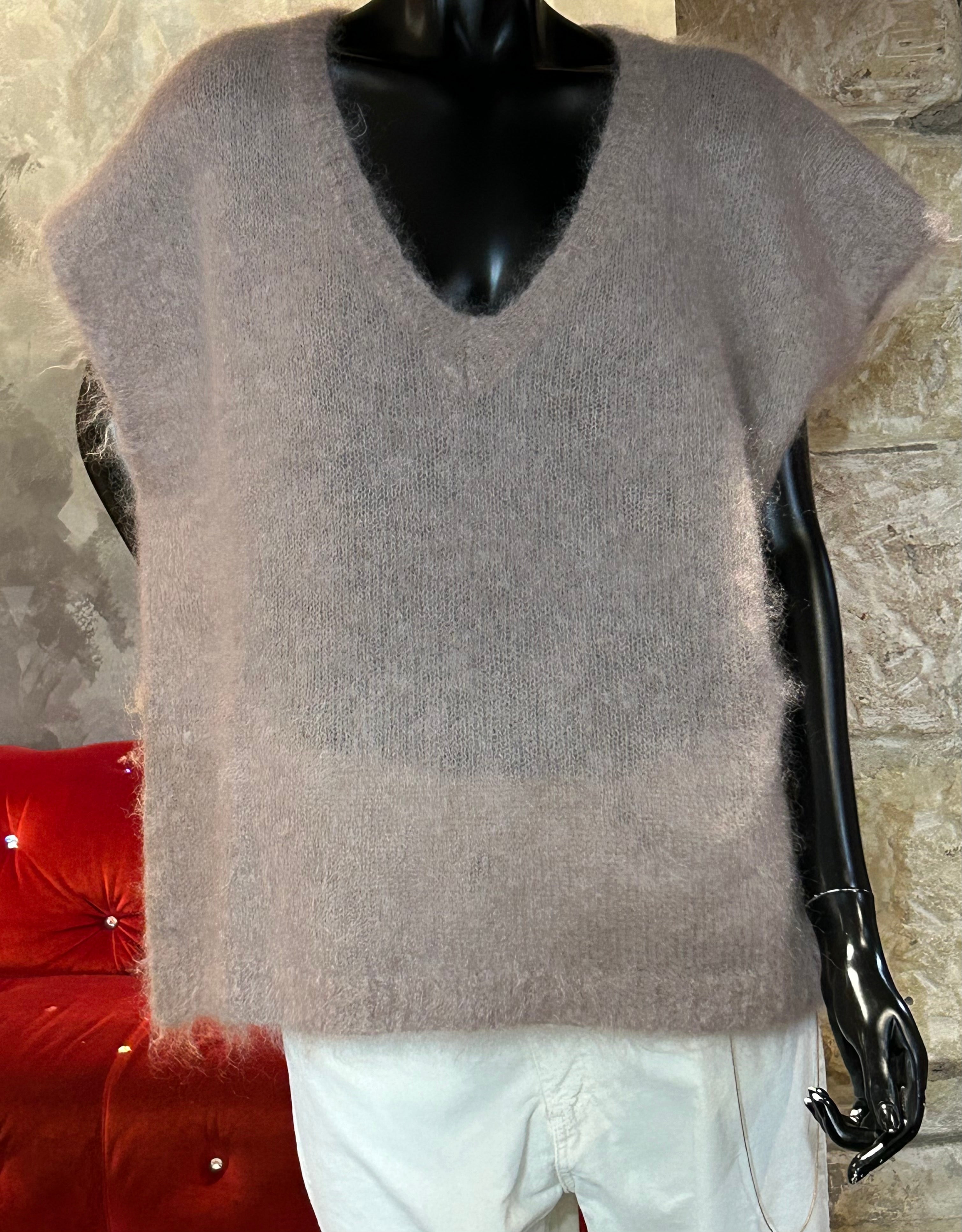 PULL SANS MANCHES MOHAIR