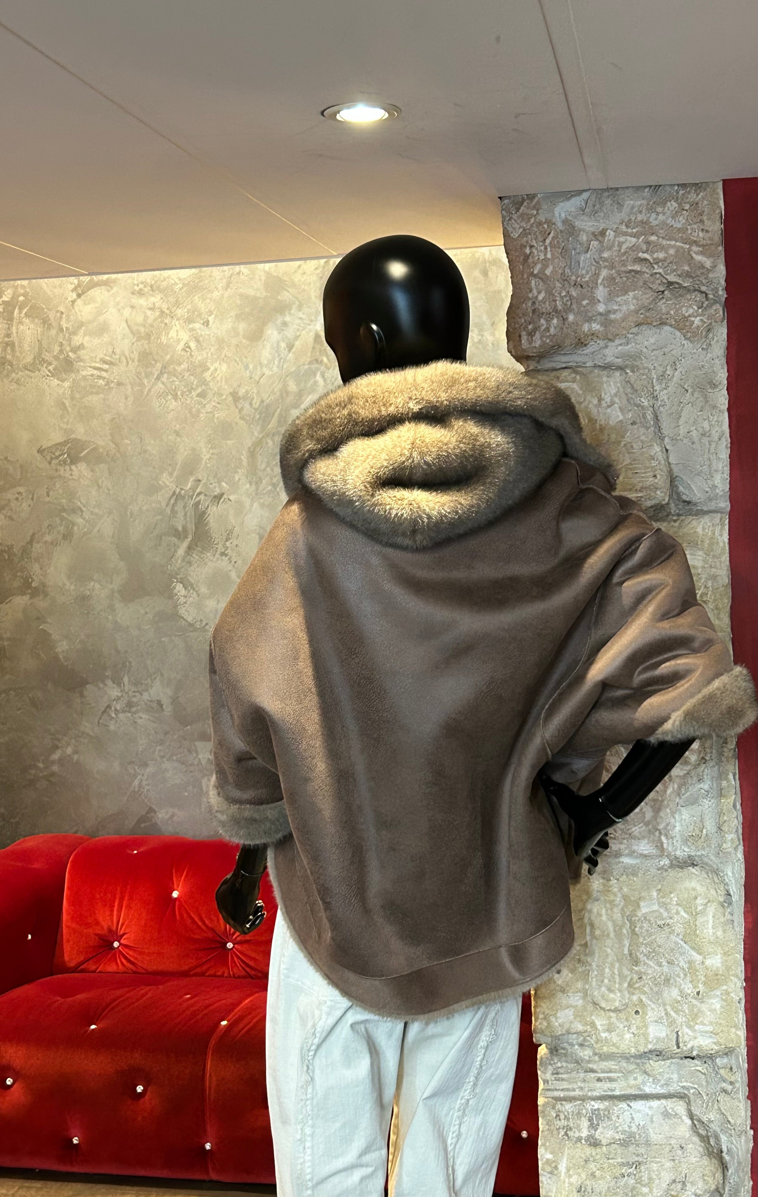 FAUX VISON CAPUCHE RÉVERSIBLE MANCHES 3/4