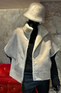 FAUX VISON REVERSIBLE SANS MANCHES ECRU