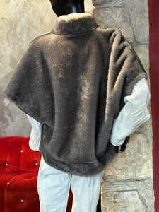 FAUX VISON REVERSIBLE SANS MANCHES GRIS ARGENTE