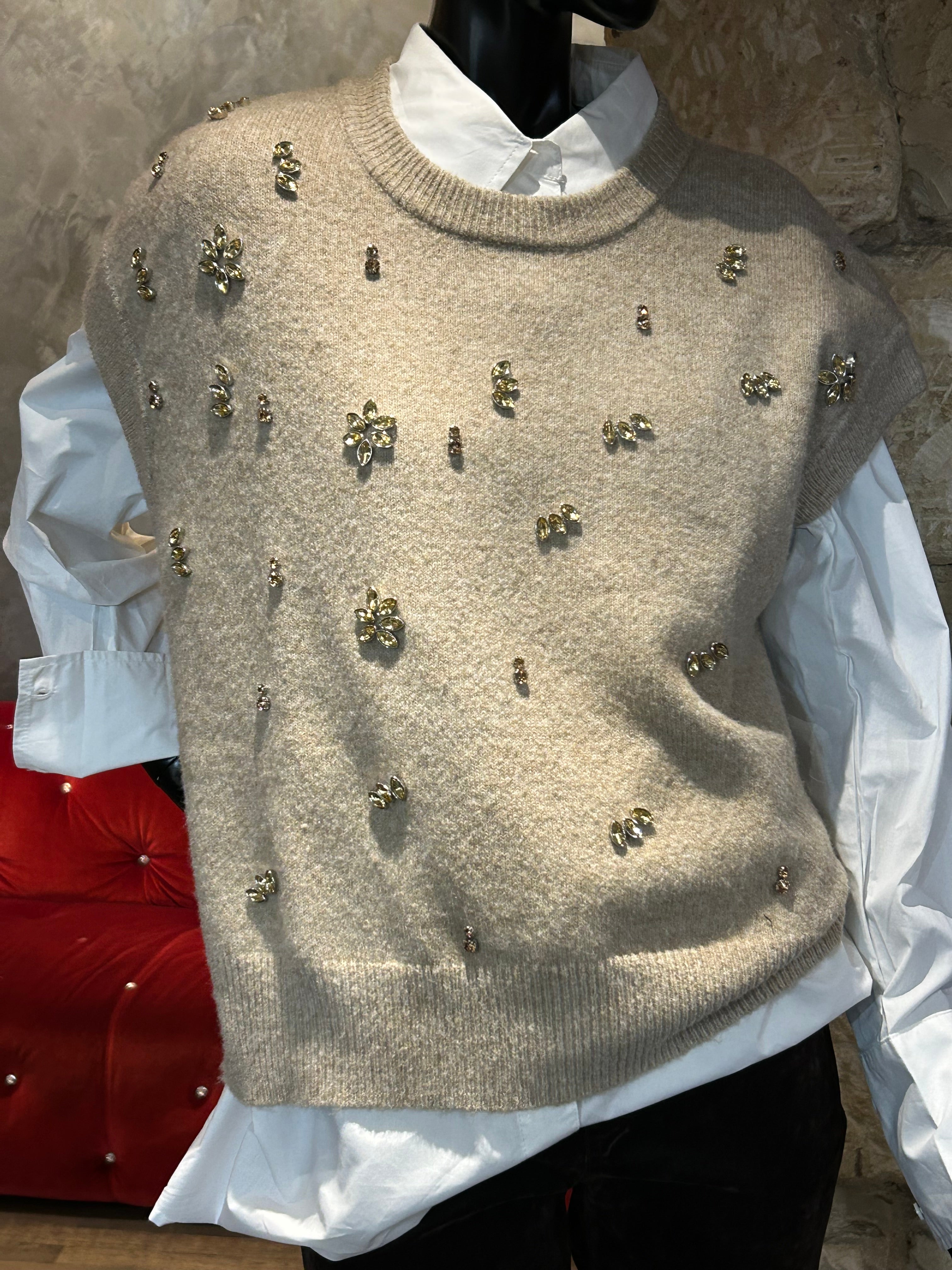 PULL SANS MANCHES MOTIFS STRASS