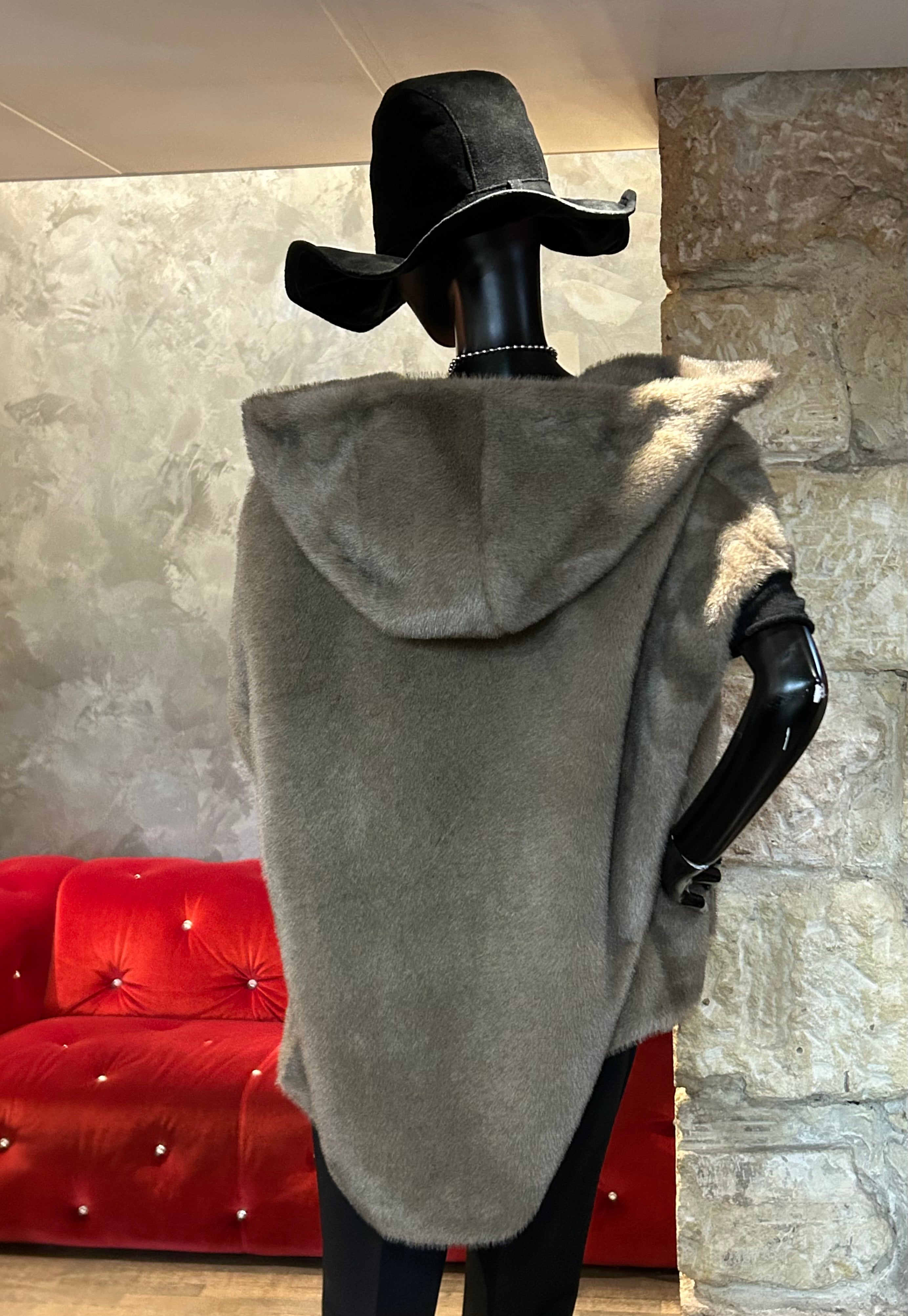 GILET HOODY FAUSSE FOURRURE SANS MANCHES REVERSIBLE