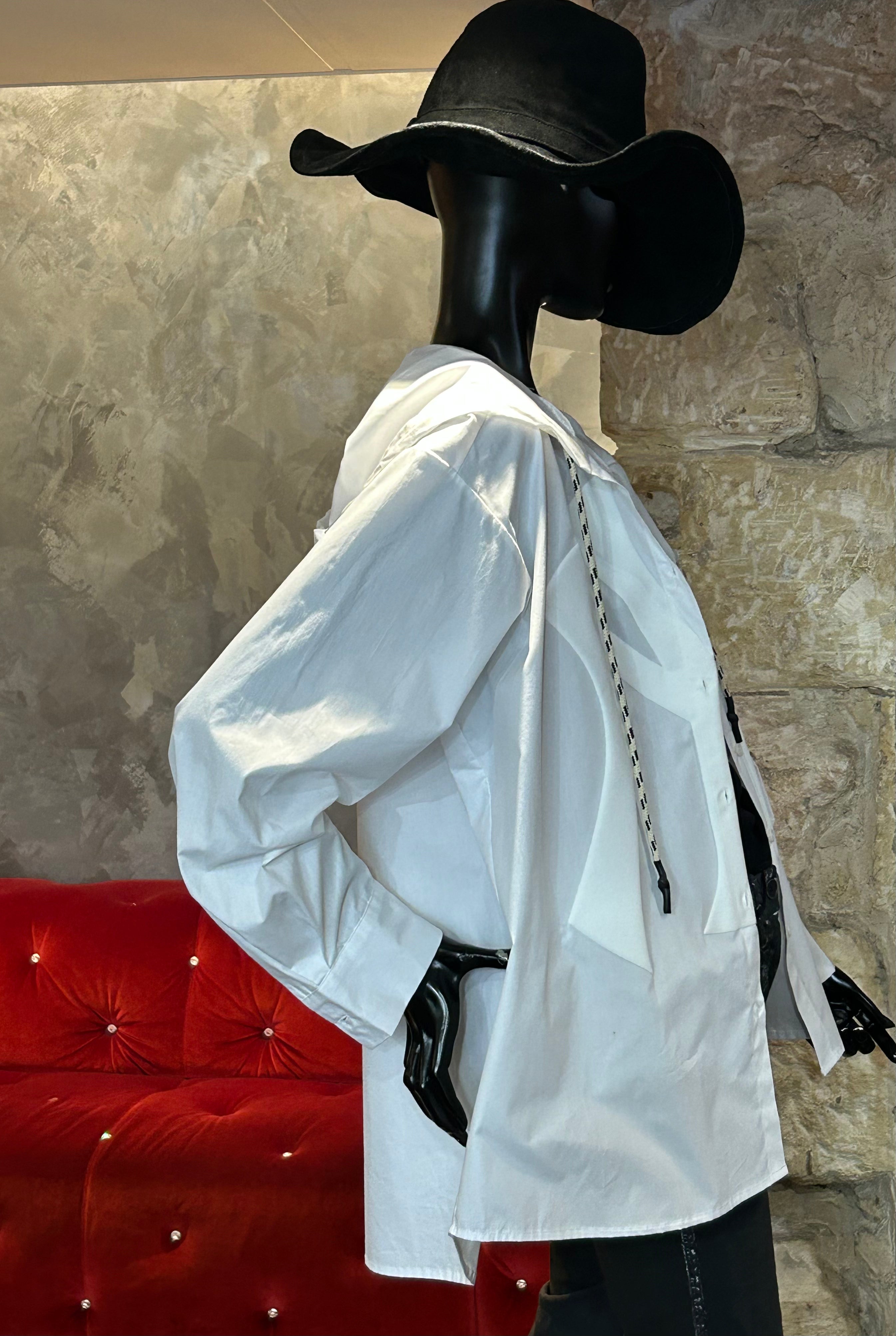 CHEMISE VESTE À CAPUCHE