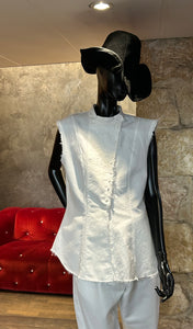 VESTE SANS MANCHES S.N