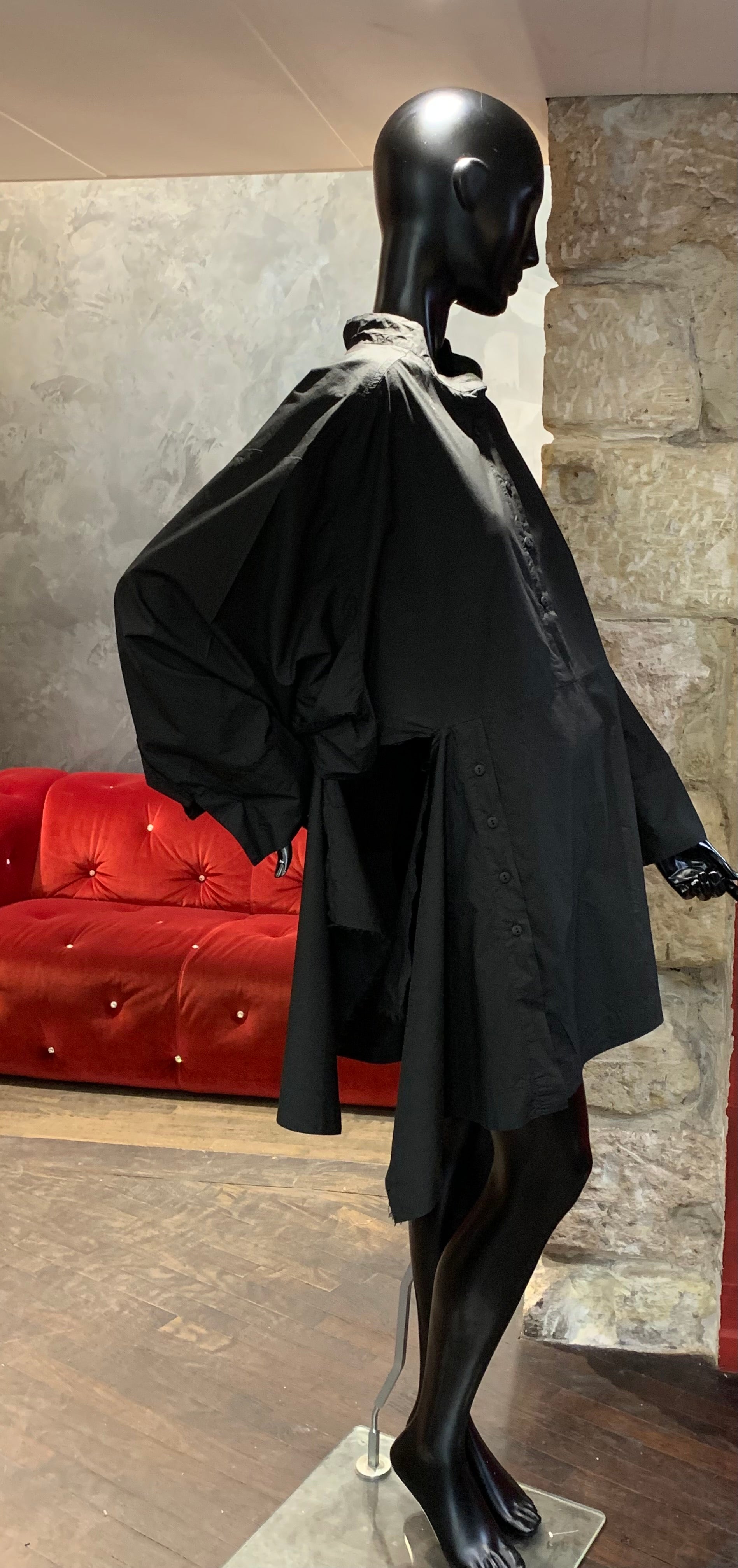 CHEMISE OVERSIZE DÉCOUPE CÔTÉ NOIRE