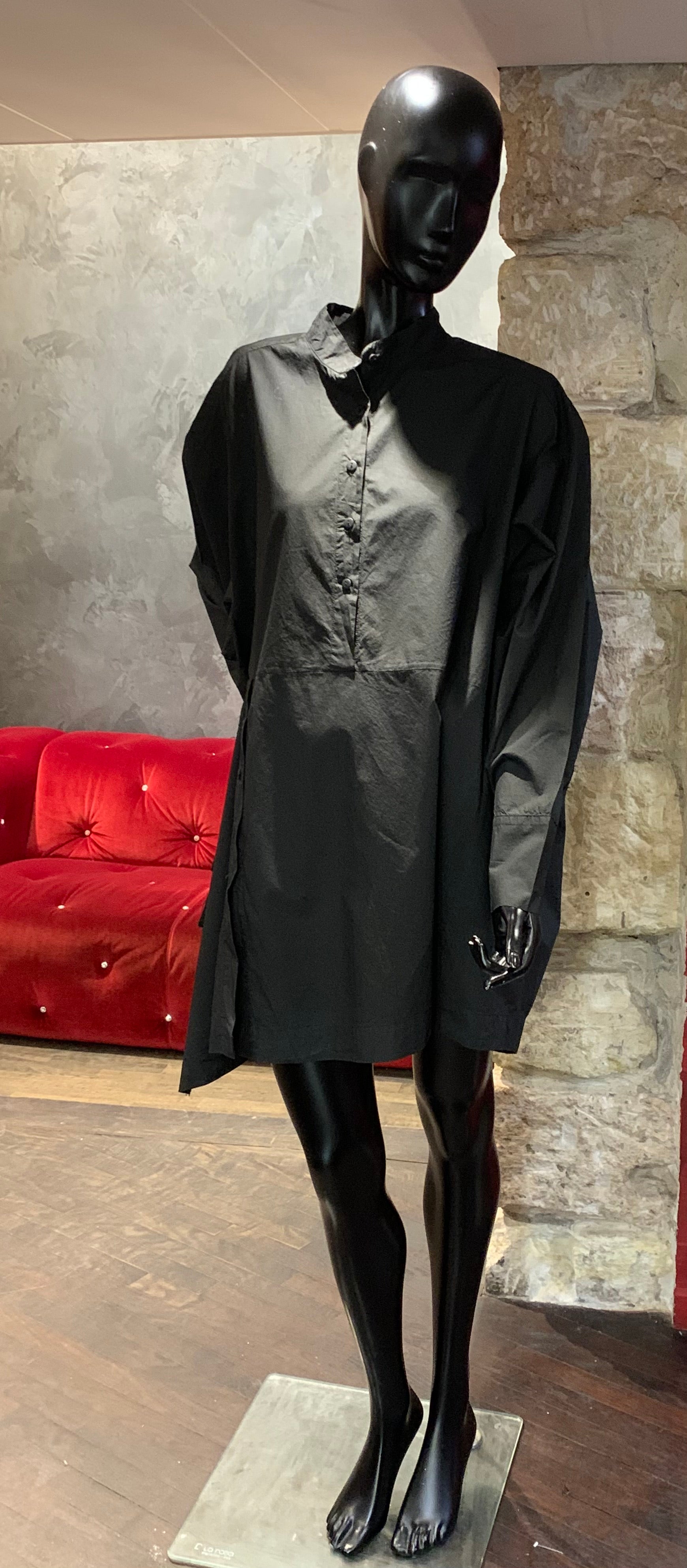 CHEMISE OVERSIZE DÉCOUPE CÔTÉ NOIRE